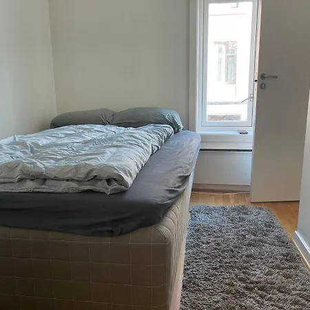 Apartment Center 4 *